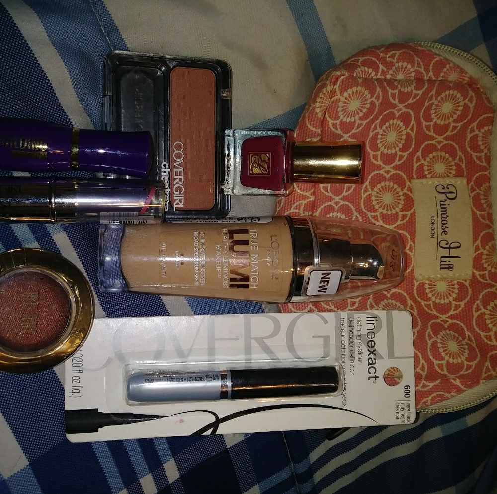 Makeup bundles with bag